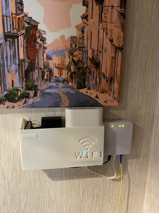 Розпродаж! Безкоштовна Олх доставка! Полиці, короби для Wi-Fi роутера