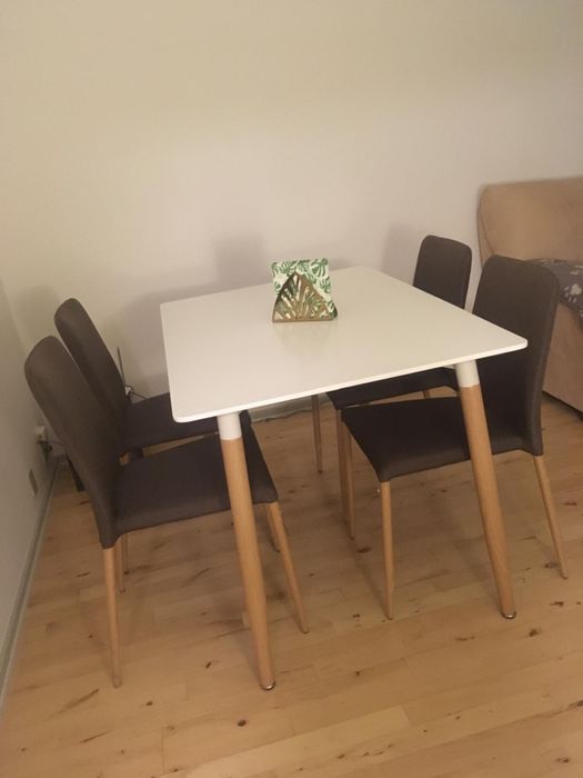 Stół z 4 krzesłami , wymiary 120x80 ! BARDZO NISKA CENA !