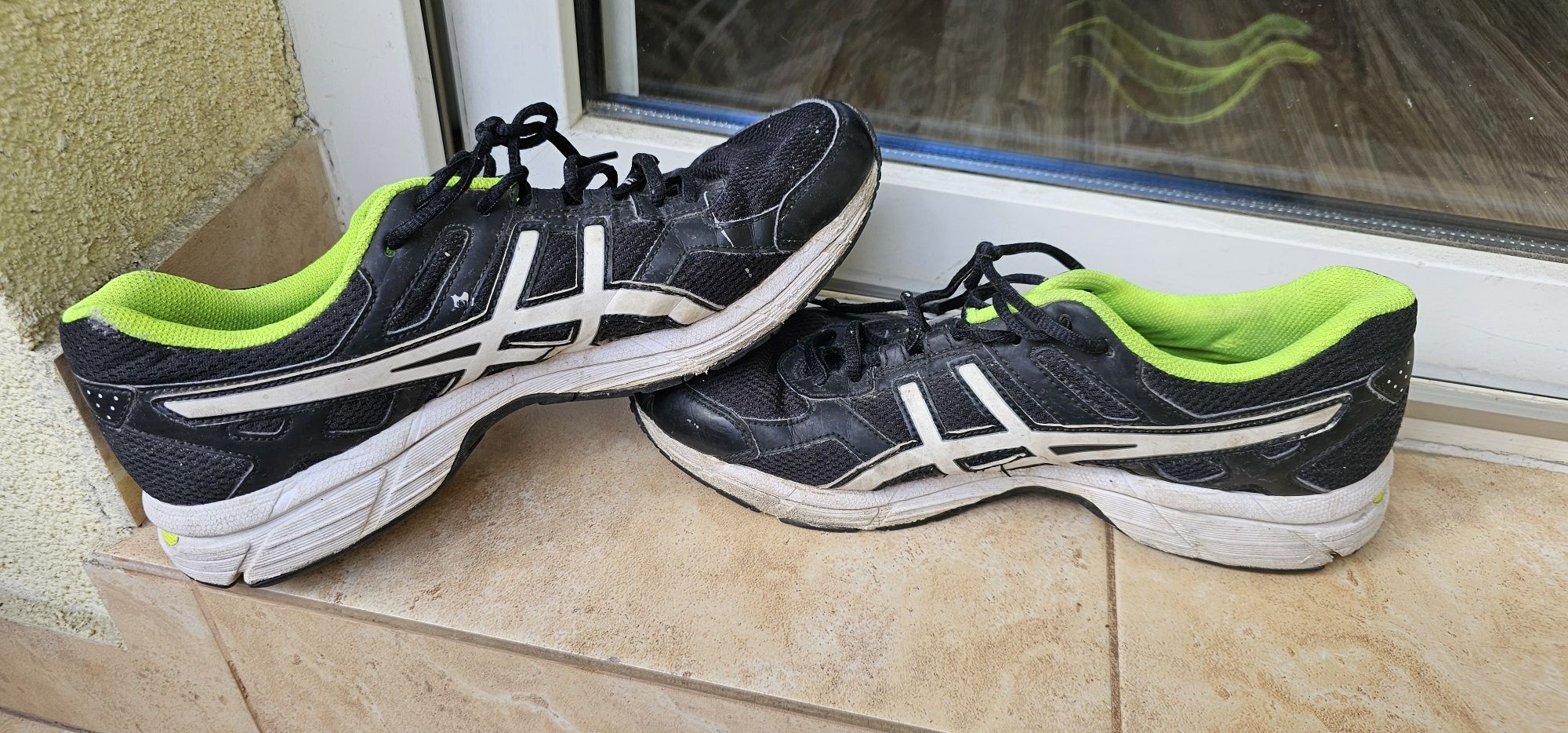 Asics gel Essent 2 męskie buty sportowe rozmiar 44 wkładka 28cm