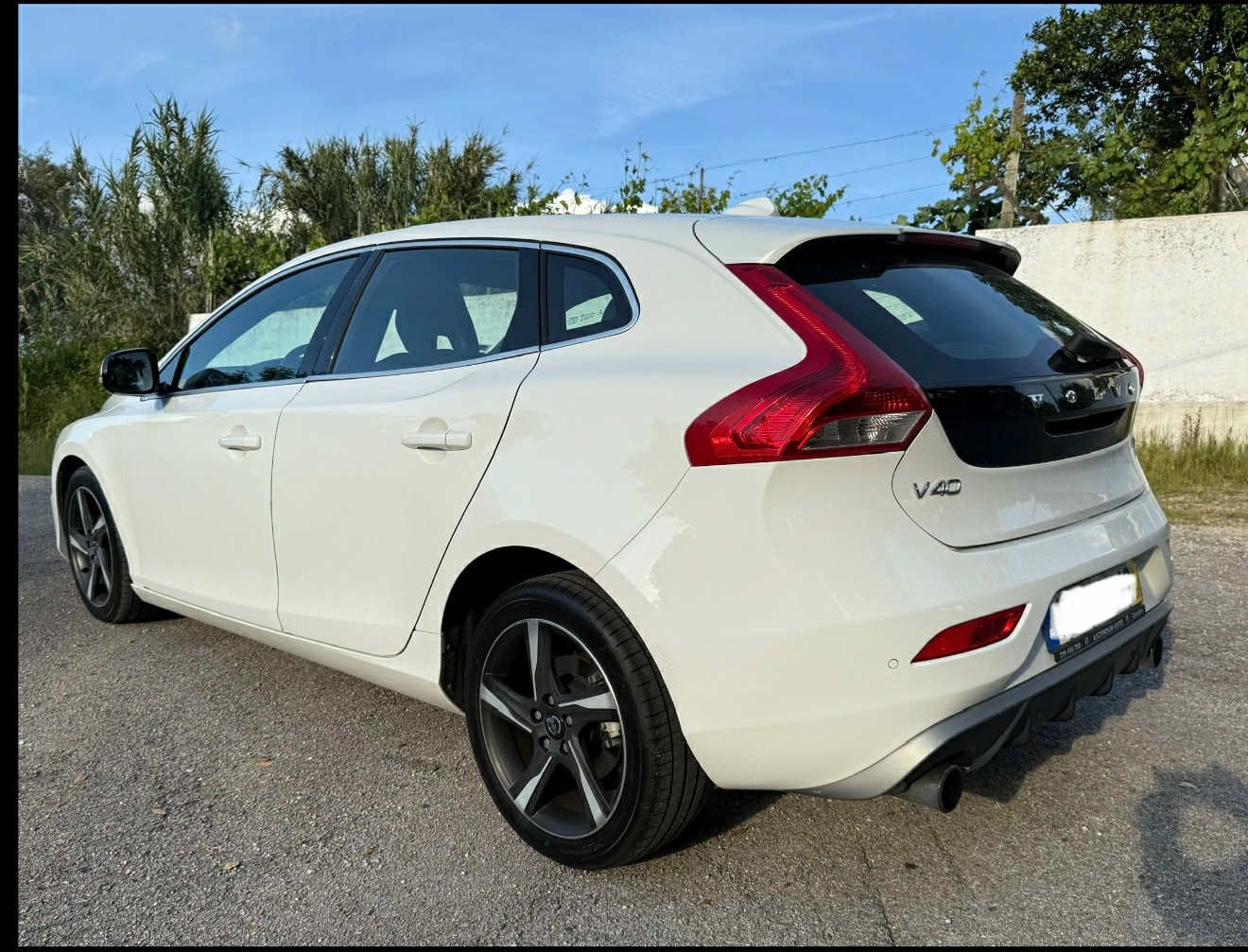 Volvo v40 D2 R-Design