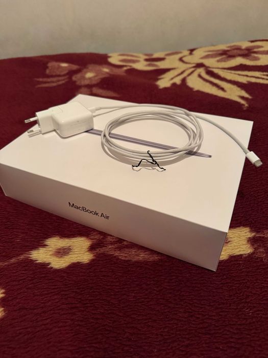 Macbook Air M1 2020 / 16 GB RAM / 256 GB SSD