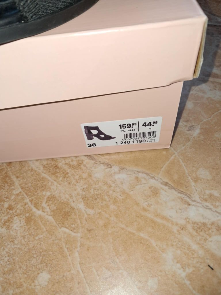 Buty na obcasie *NOWE*