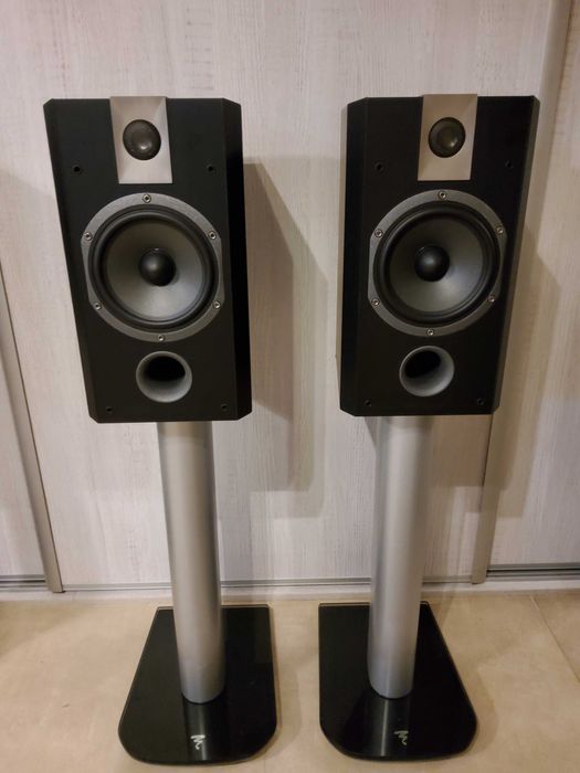 Glosniki FOCAL CHORUS plus oryginalne standy Focal