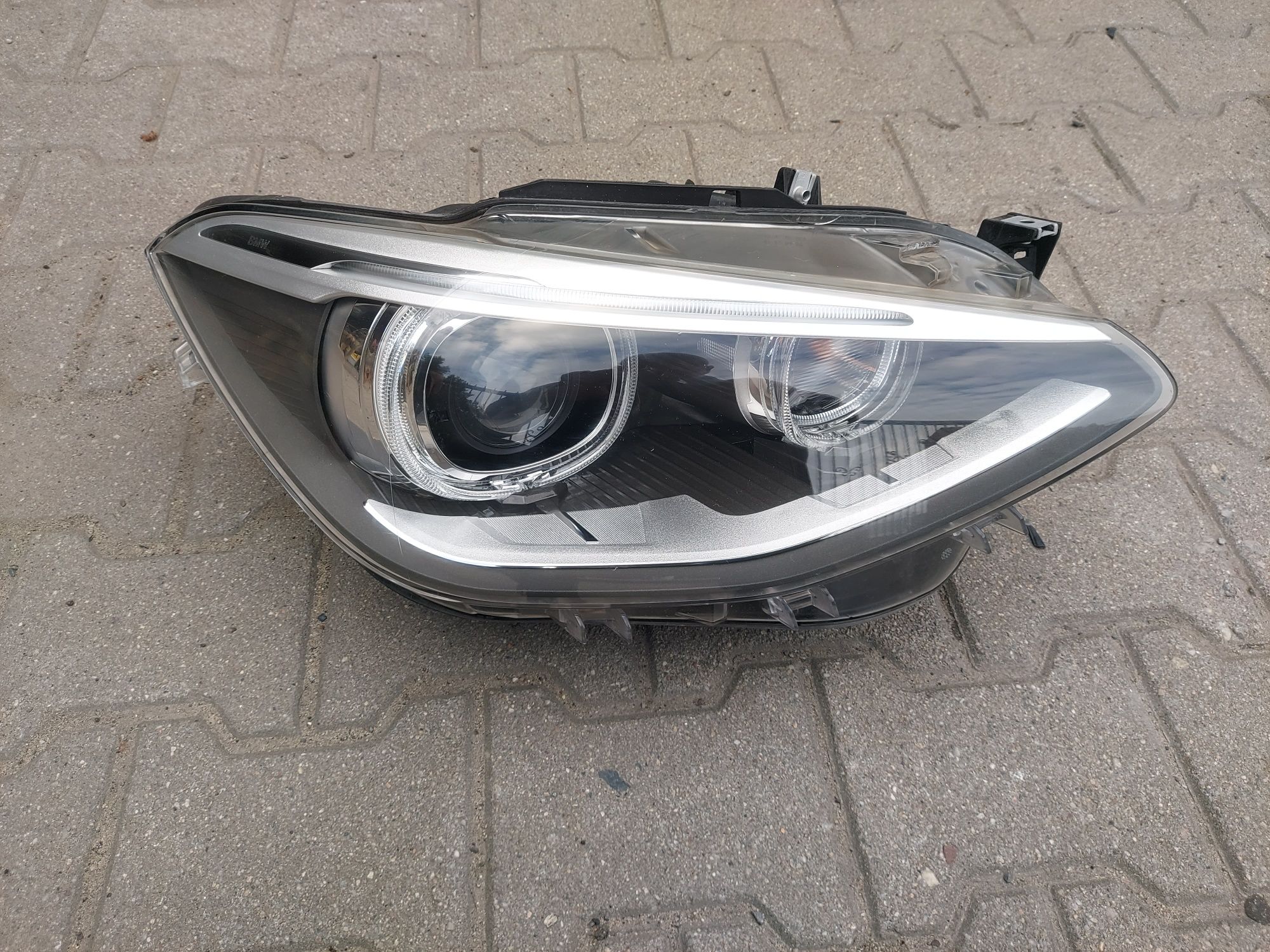 Lampa reflektor BMW F20 F21 xenon nie skrętna prawa EUROPA