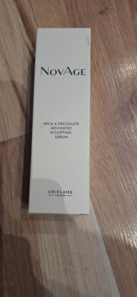 Krem do szyjii i dekoltu NovAge firmy Oriflame