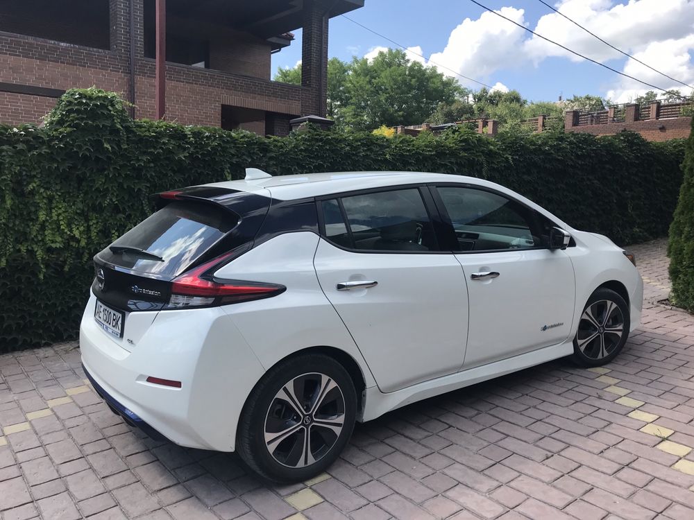 Продам Nissan Leaf 2020 года регистрации