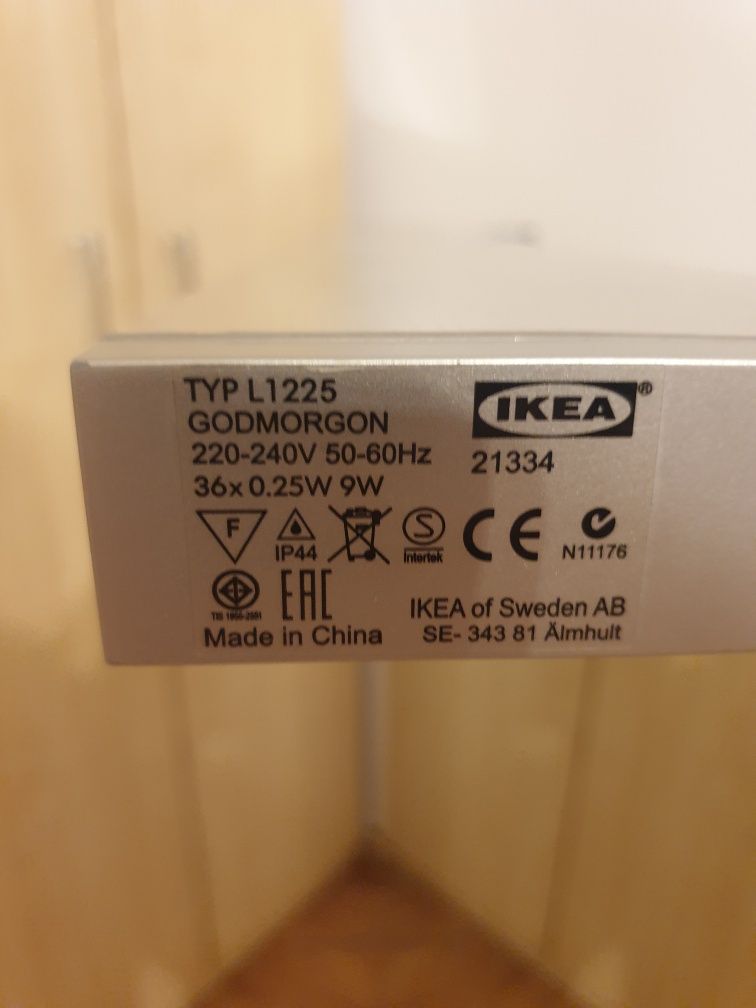 Szafka łazienkowa z lustrem z oświetleniem LED IKEA