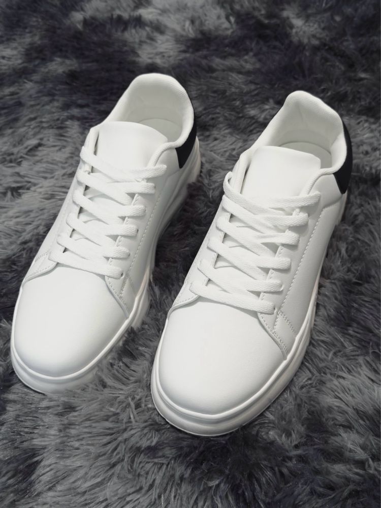 Buty sportowe meskie typu Sneakersy na wysokiej podeszwie 42