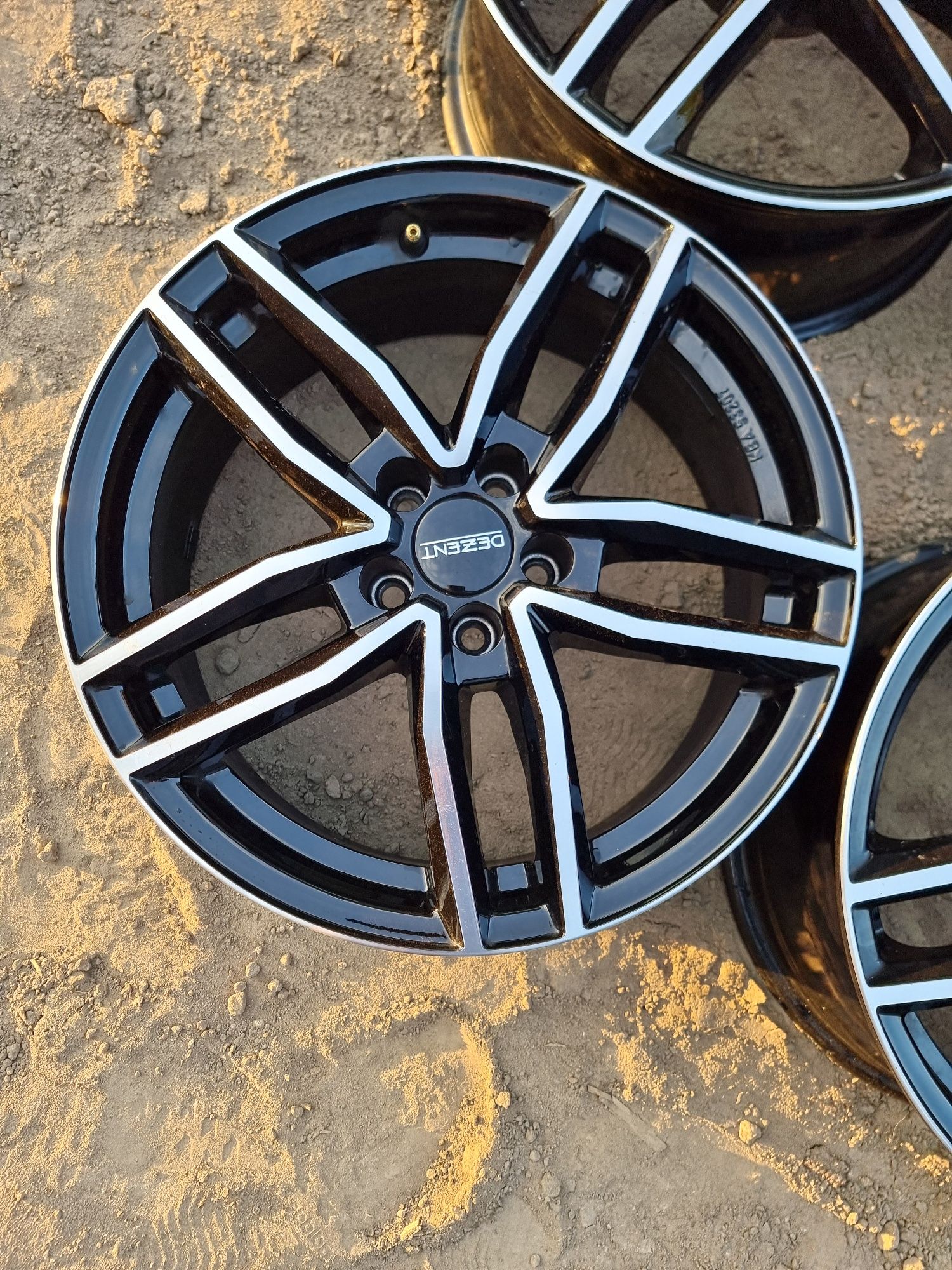 4x Felgi aluminiowe Dezent 5x100 17"