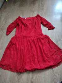 Krótka sukienka czerwona z koronką