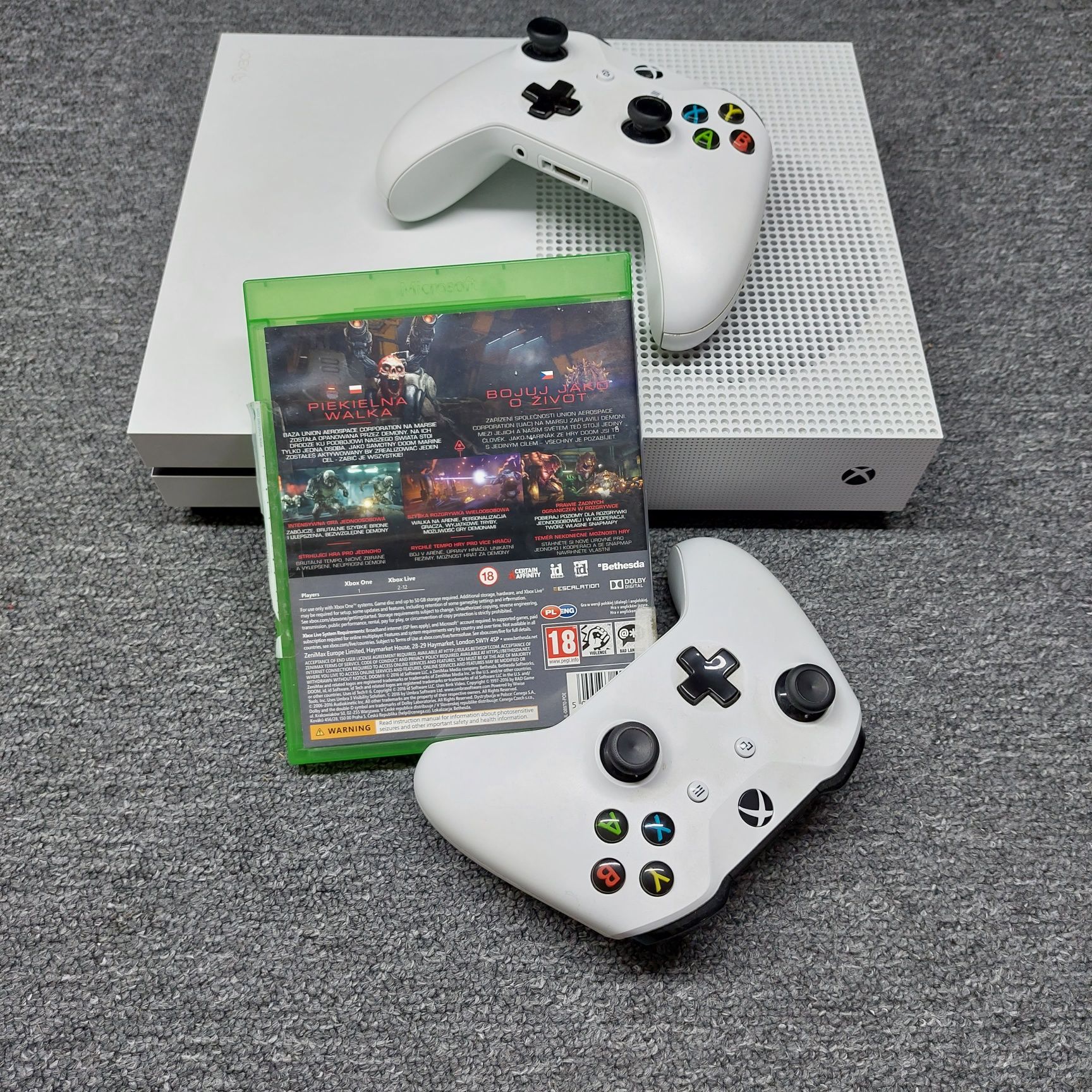 DOOM Xbox One / S / X / Series Gra