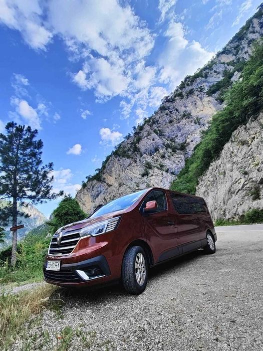 Wynajem Bus 9 osobowy Renault Trafic