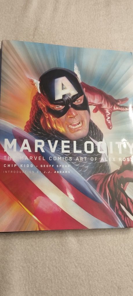 Marvelocity. The Marvel comics art od Alex Ross.