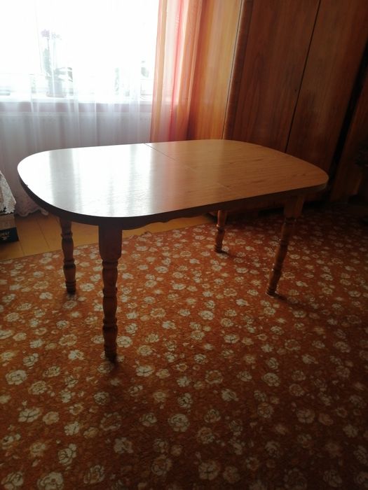 Stół, stół rozkładany.