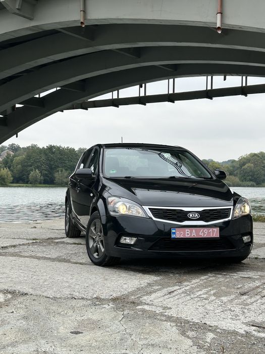 Kia Ceed 1.4 бенз 2009