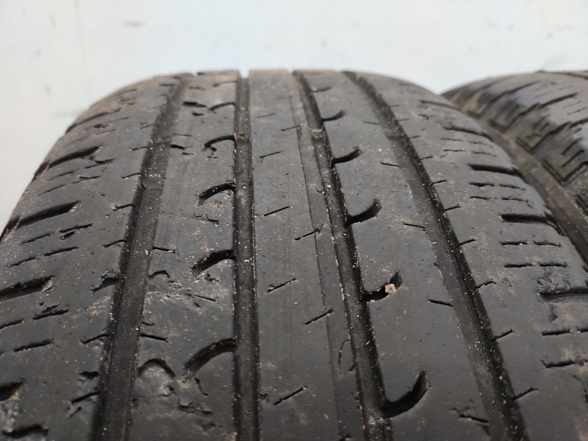 Продам резину 225/65 R17 Goodyear