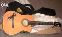 Guitarra eletroacústica - modelo cutaway marca MSA