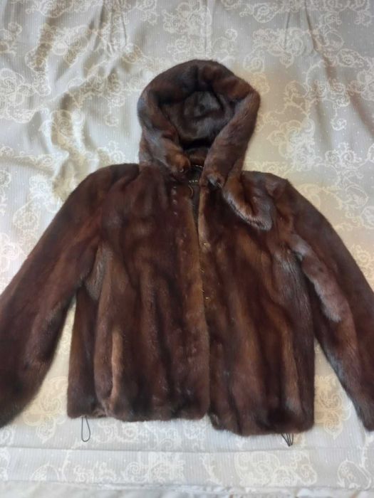 продам шубу норковую коричневая.