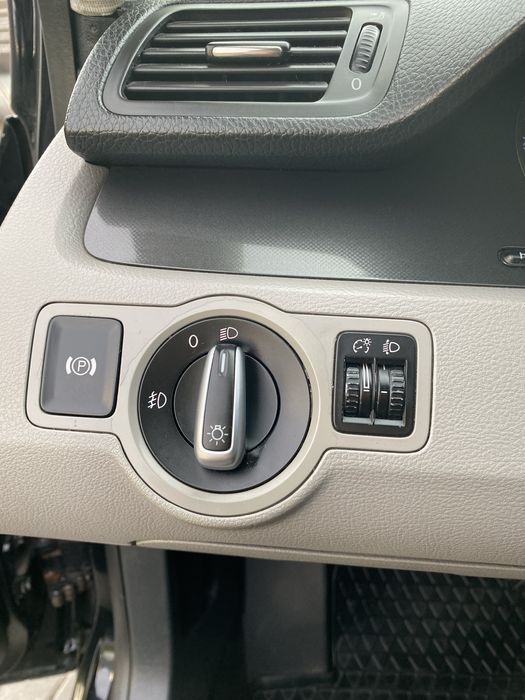 Volkswagen Passat B6 2.0 FSI • 2006 рік • Автомат