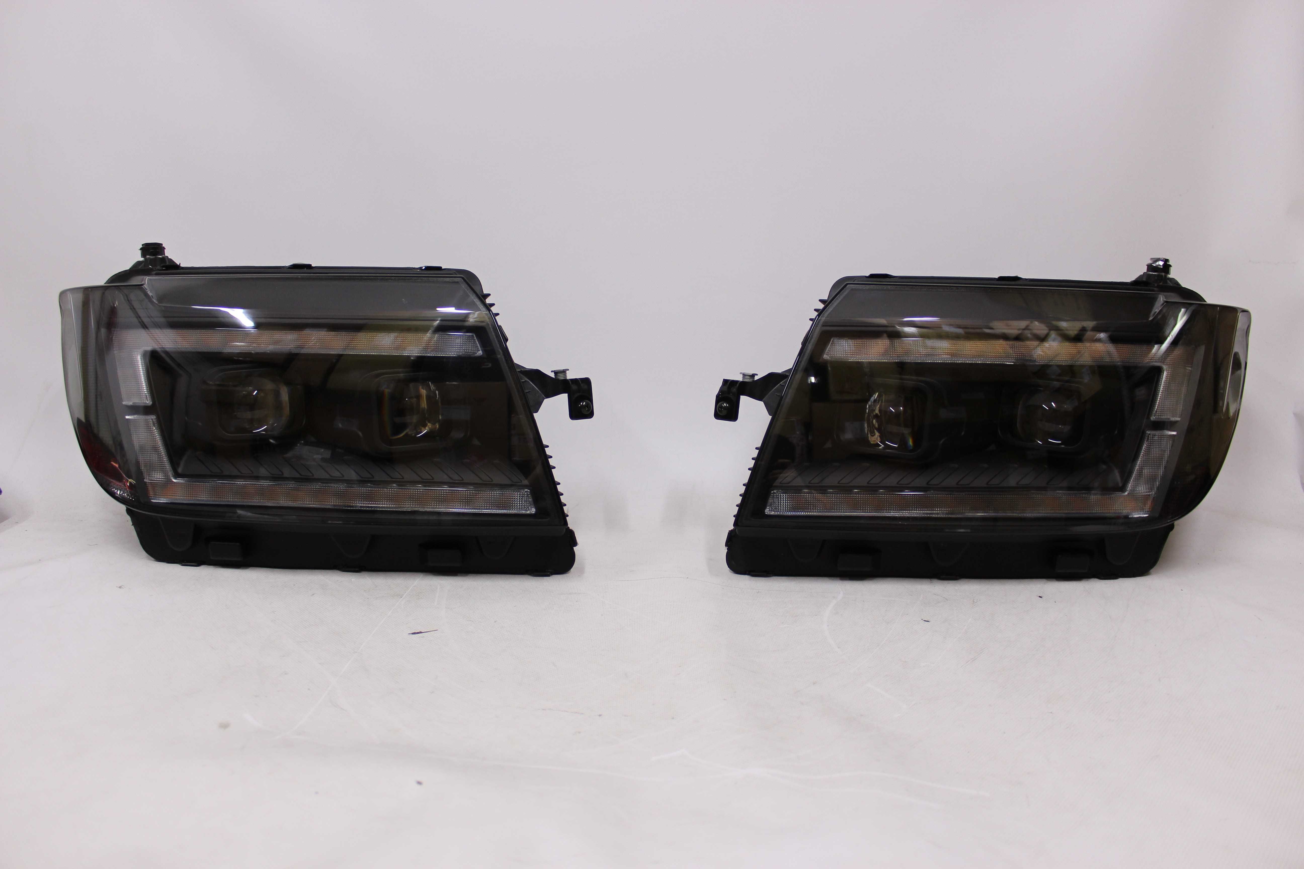 Lampy przednie przód VW CRAFTER II 17+ DRL LED Dynamiczne BLACK SMOKE