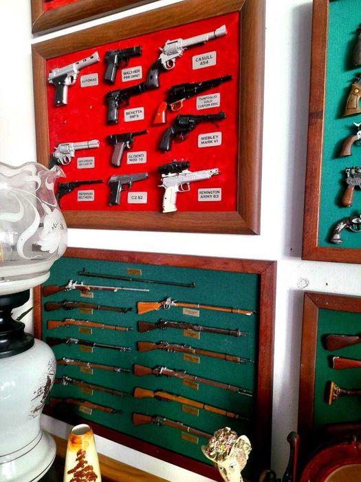 Quadros coleção miniaturas de armas