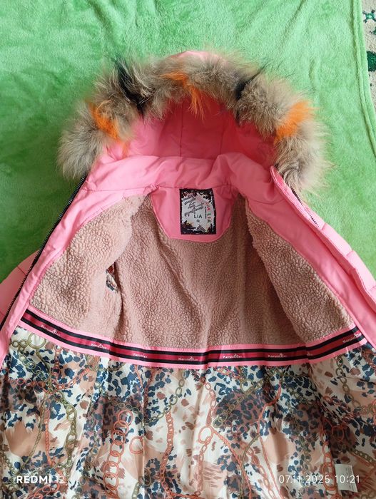 Зимова куртка на дівчинку