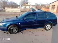 Шкода Октавія тур 2003р станна 5 ціна 3800, можливий обмін з доплатою.
