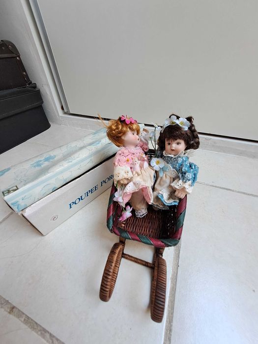 Trenó + bonecas de porcelana!