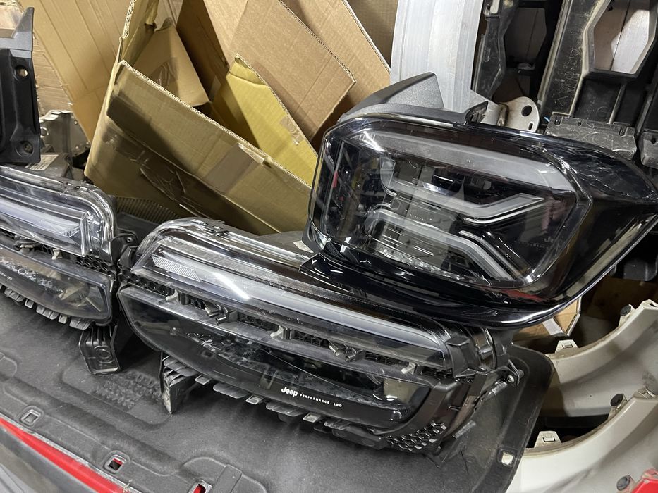 jeep avenger оригінал фари