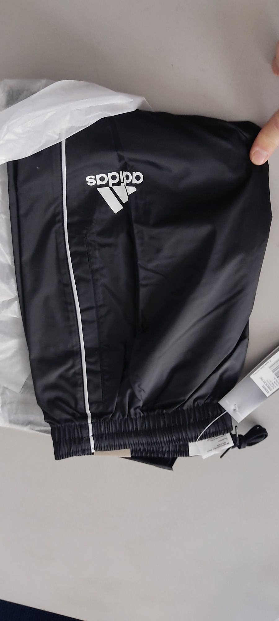 Ostateczna obniżka Dres ortalionowy przeciwdeszczowy Adidas nowy