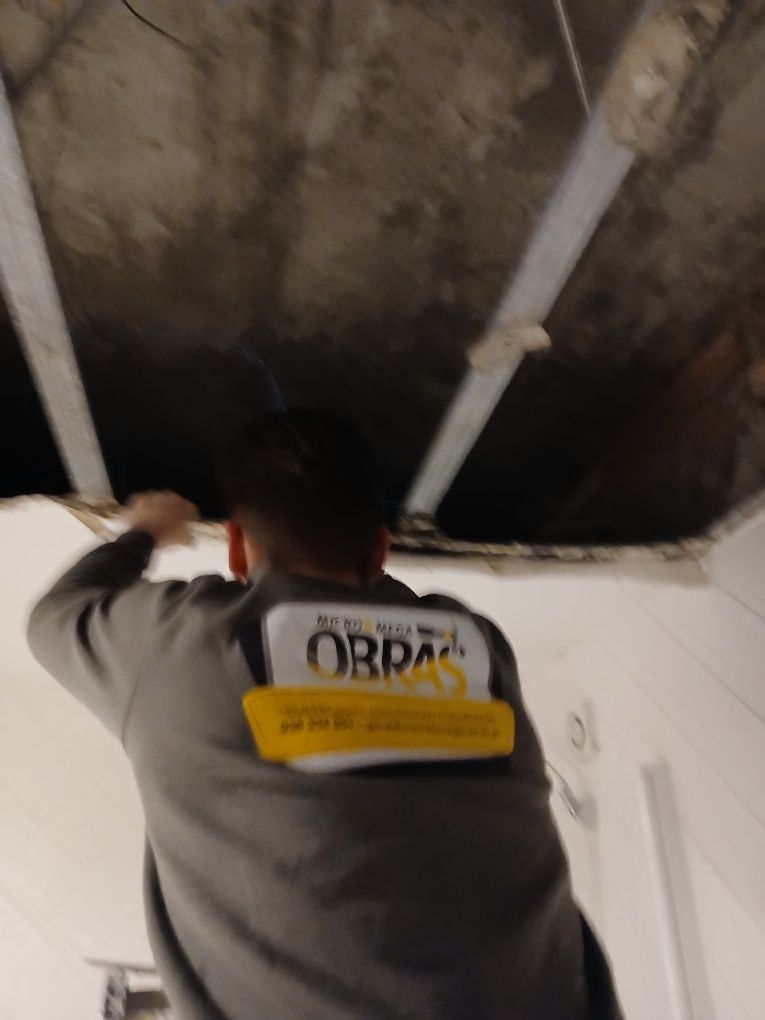 Obras em geral, remodelação e reparação.