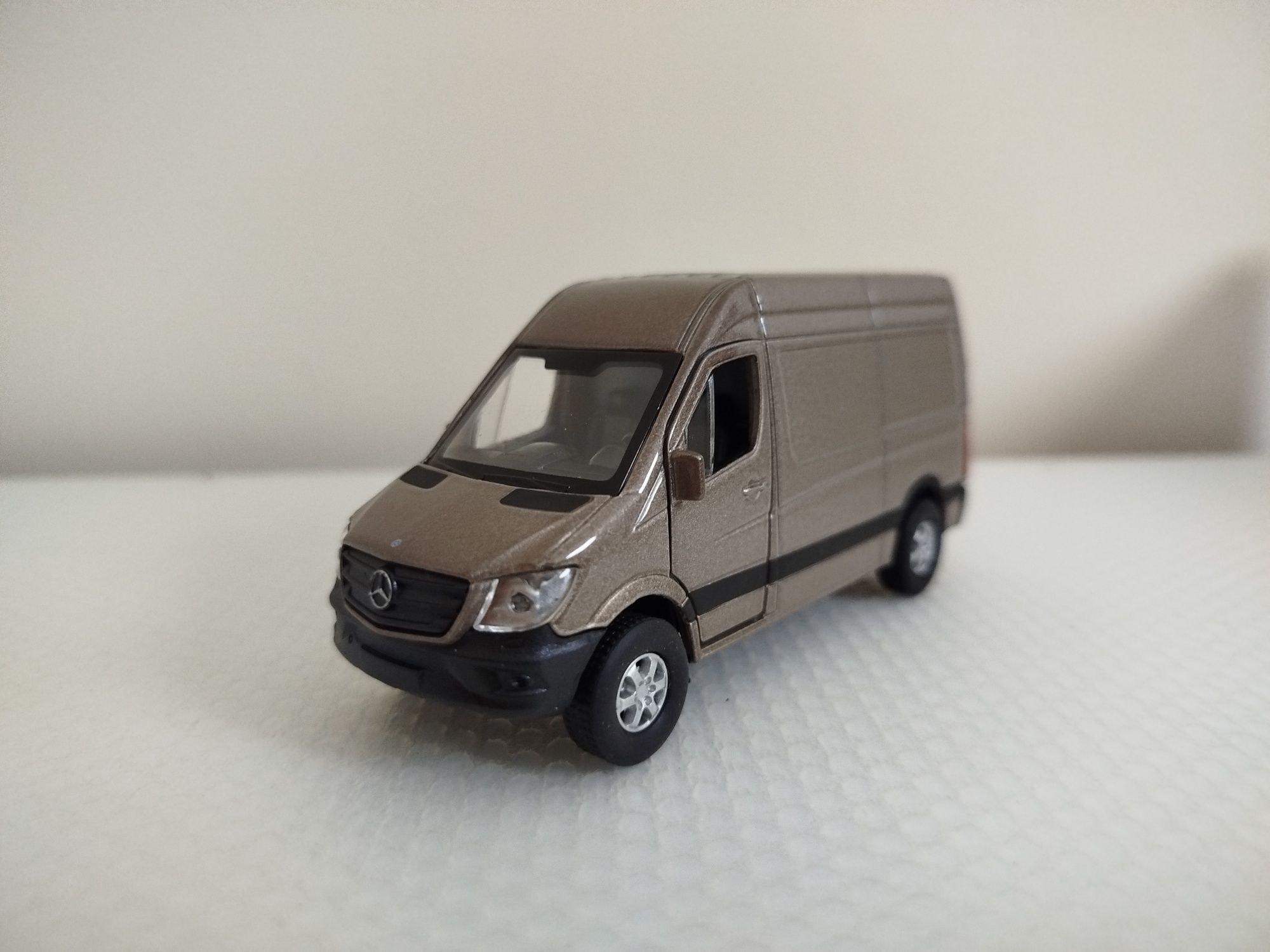 Miniatura Mercedes Sprinter 1/43 Nova