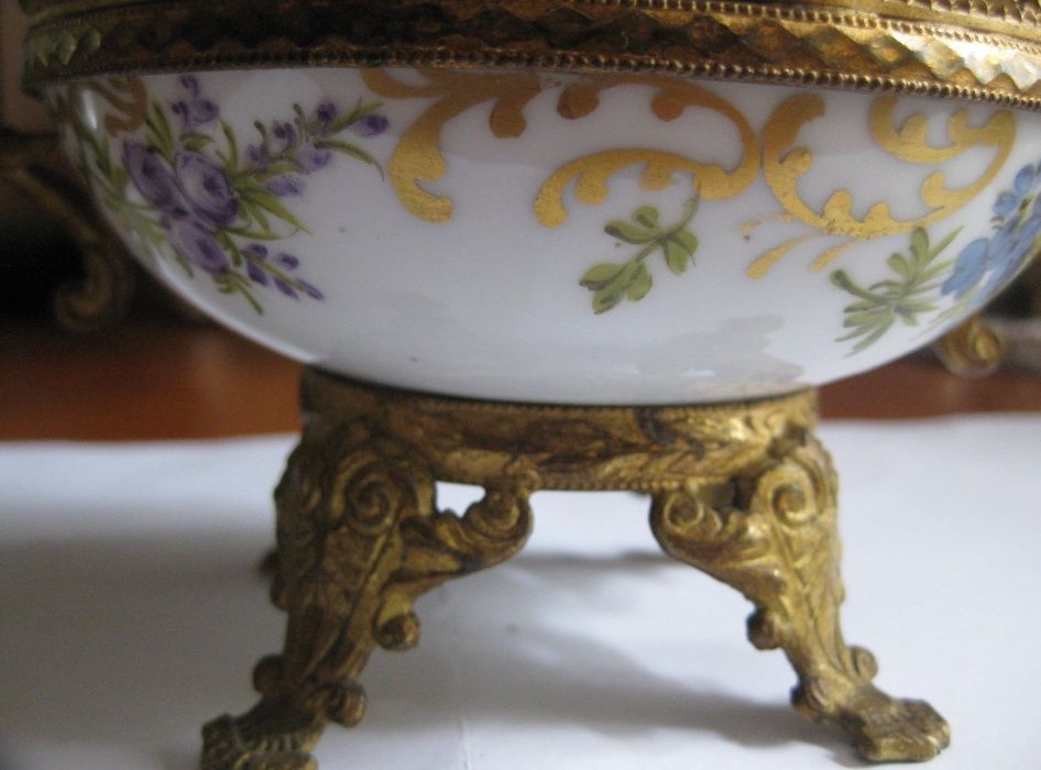 Piękna cukiernica brąz złocony porcelana XIX w
