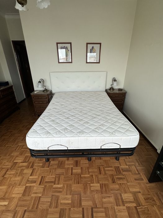 Estrado articulado 140x190 cm + colchão