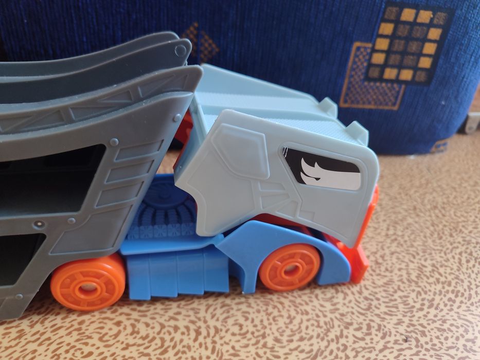 Автовоз Hotwheels