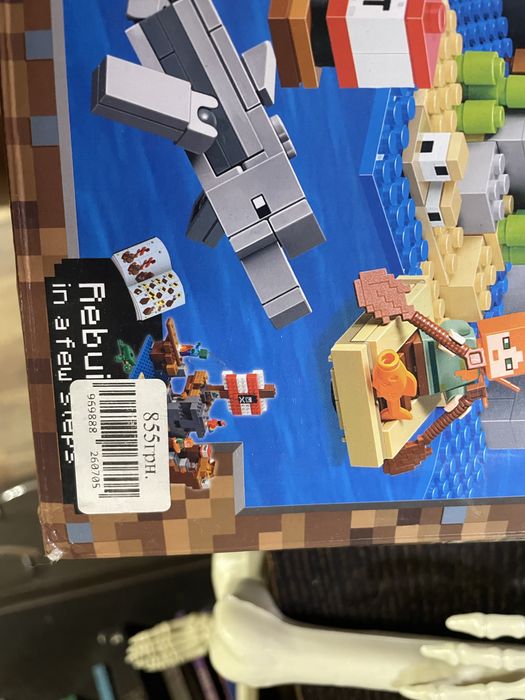 LEGO Minecraft «Приключения на пиратском корабле»