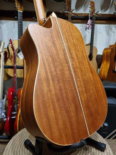 Tanglewood TW10E Solid Top gitara elektroakustyczna cedrowy top