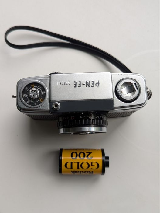 Olympus pen EE-S  Half-frame (півкадр)