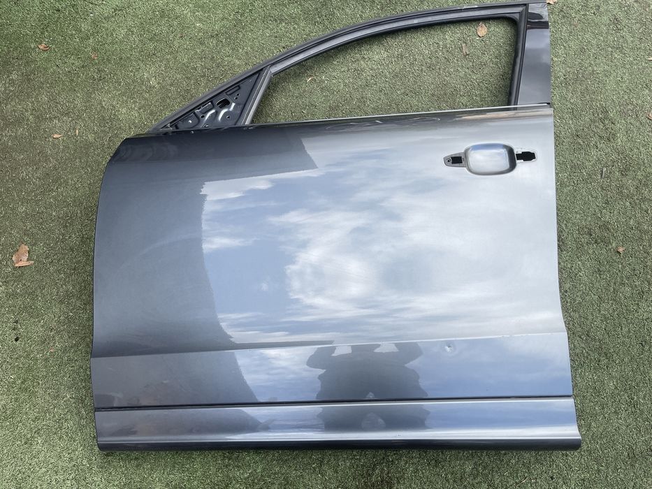 Двері передні ліві AUDI Q5 колір 6Y / Z7S 8R 2008-2016