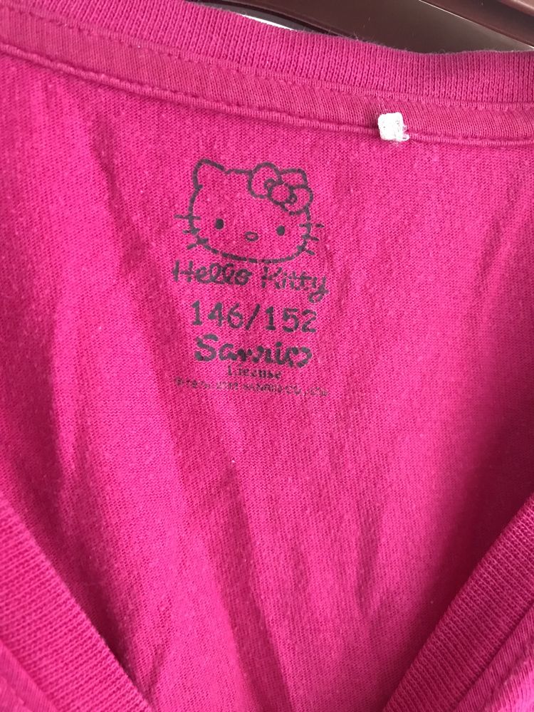 Różowa bluzka od piżamy z Hello Kitty