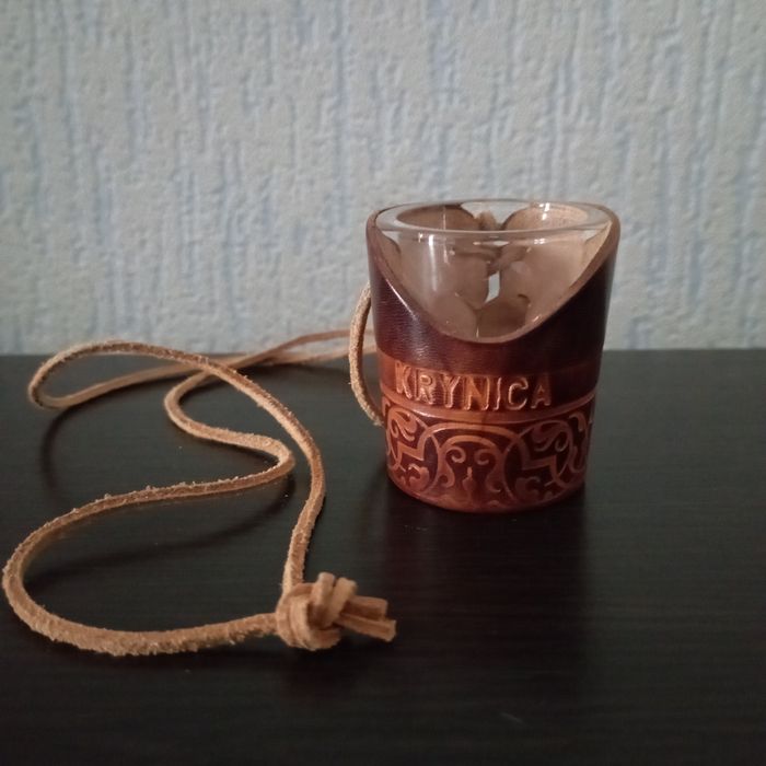 Чарка у шкіряному чохлі