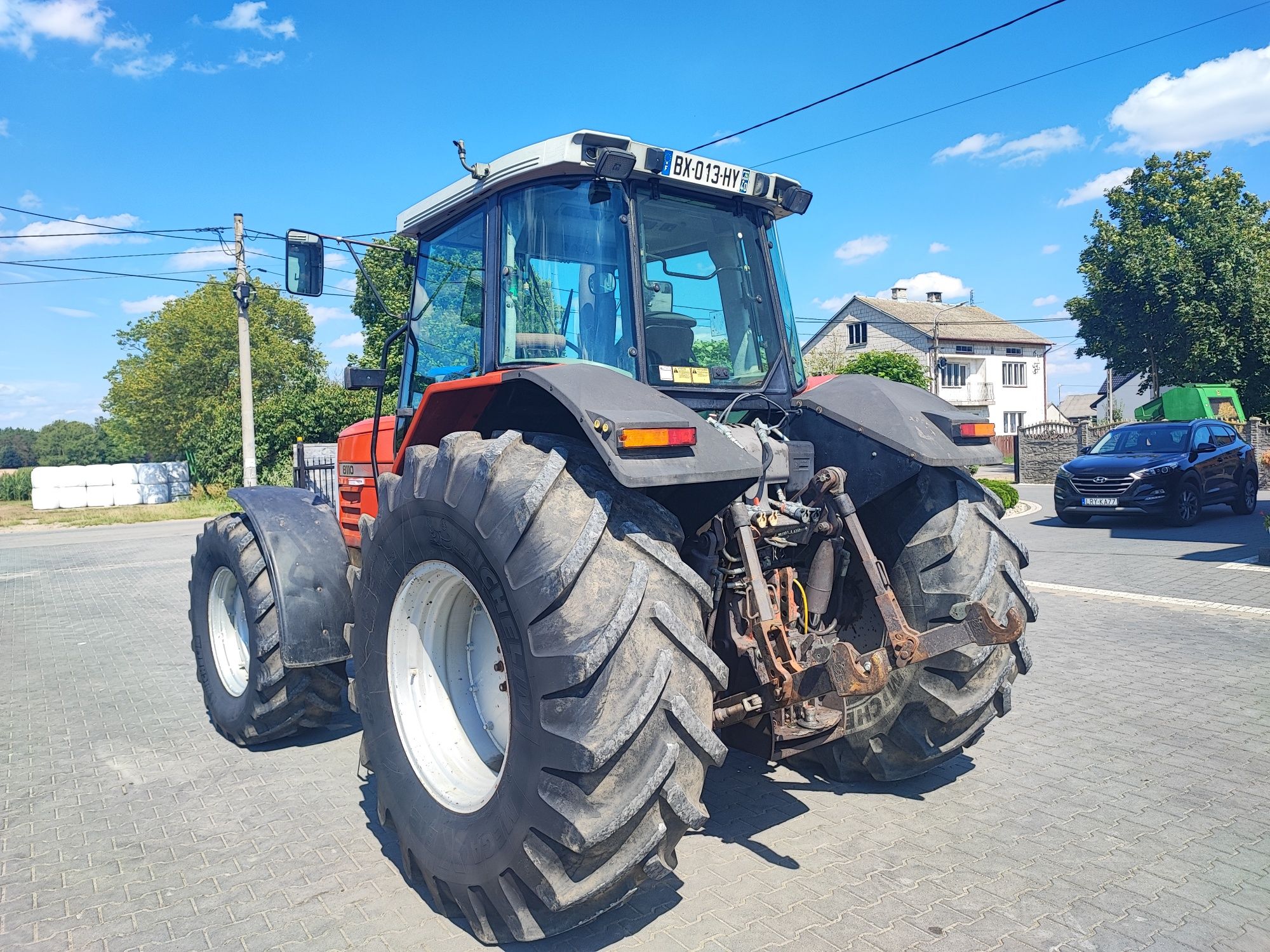 Massey Ferguson 8110