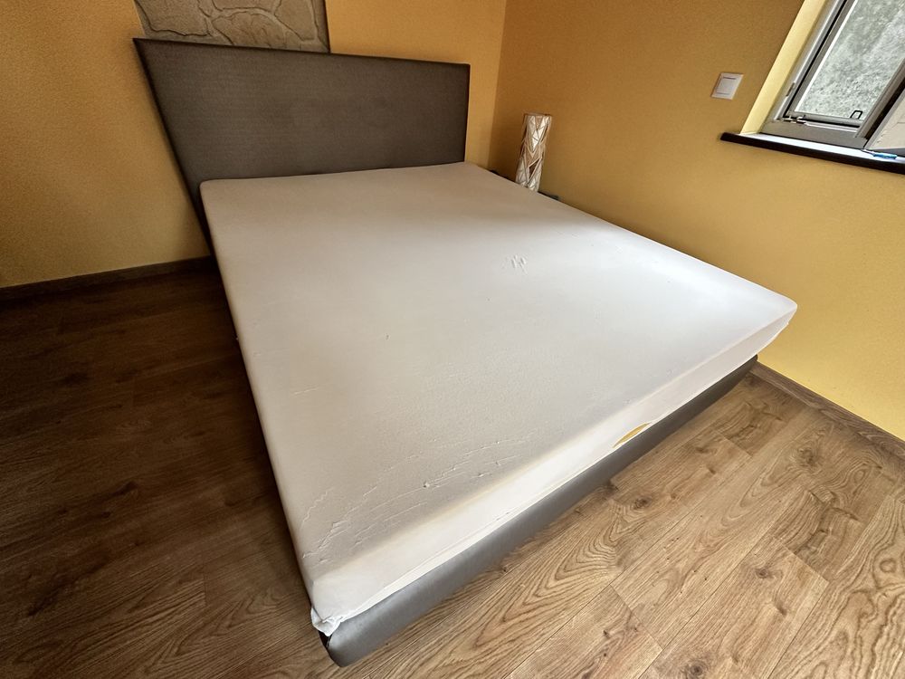 Niskie łóżko z dodatkowym materacem 160x200 160 x 200