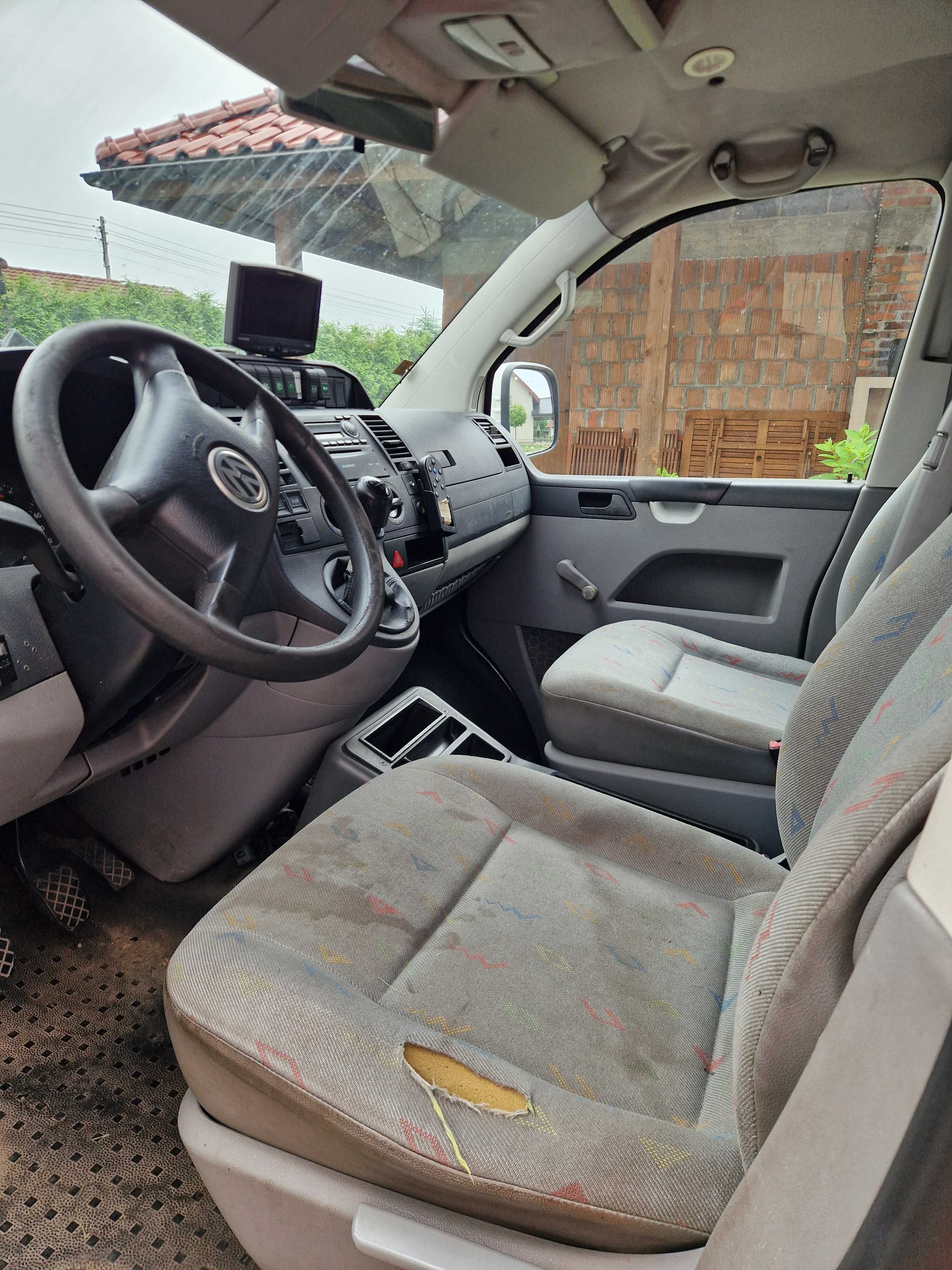 VW TRANSPORTER T5 2.5 TDI karetka ambulans kamper uszkodzony