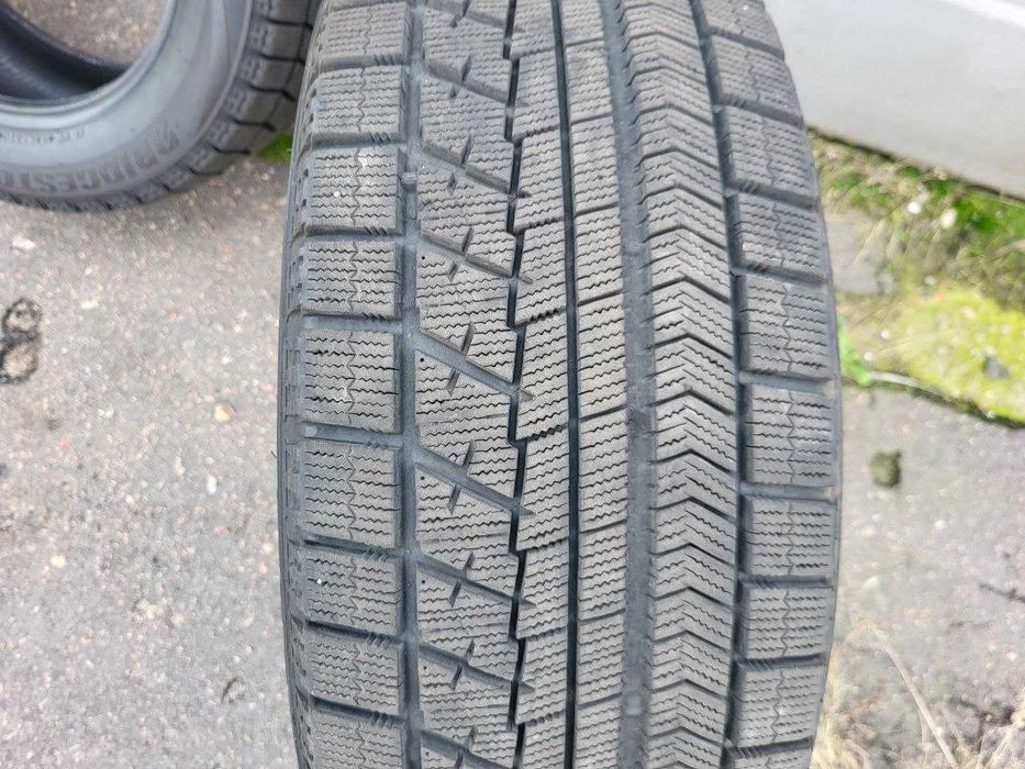 Зимові шини Bridgestone blizzak VRX 97S 225 55 R17