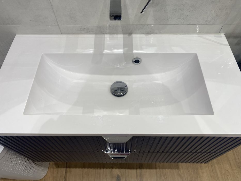 Nowa cena! Szafka lazienkowa z umywalką