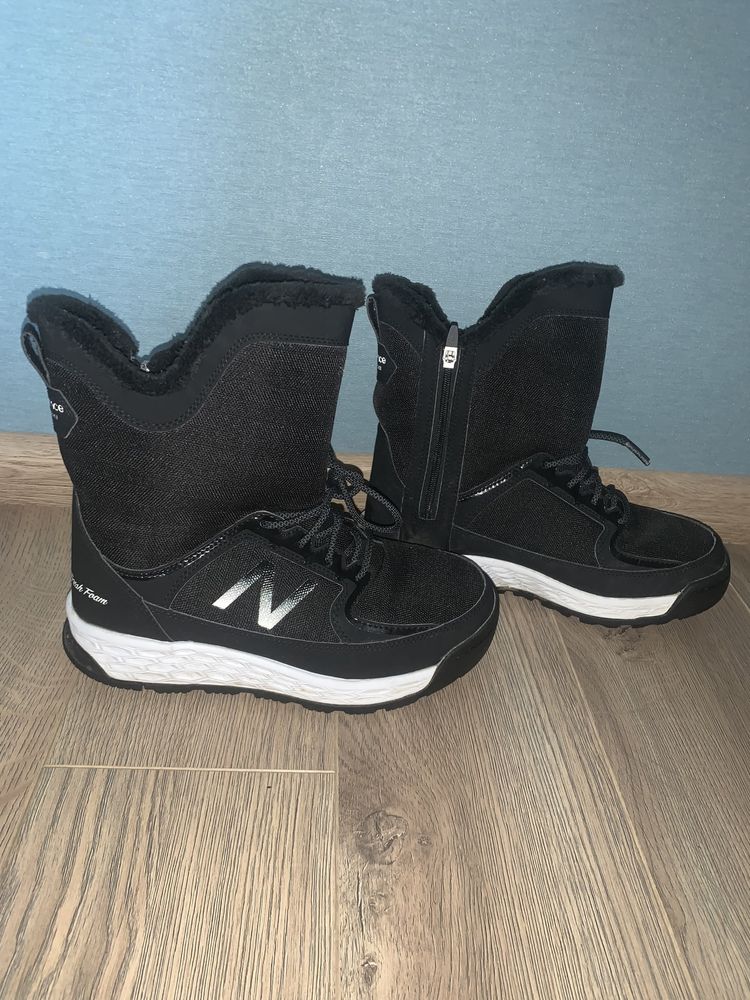 Продам зимні жіночі кросівки New Balance 38р