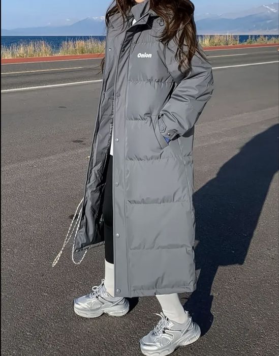 Жіночий зимовий пуховик