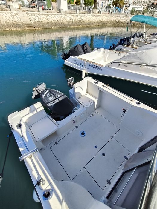 Vende se barco quicksilver 555 pilothouse, com mercury 115 de 2016