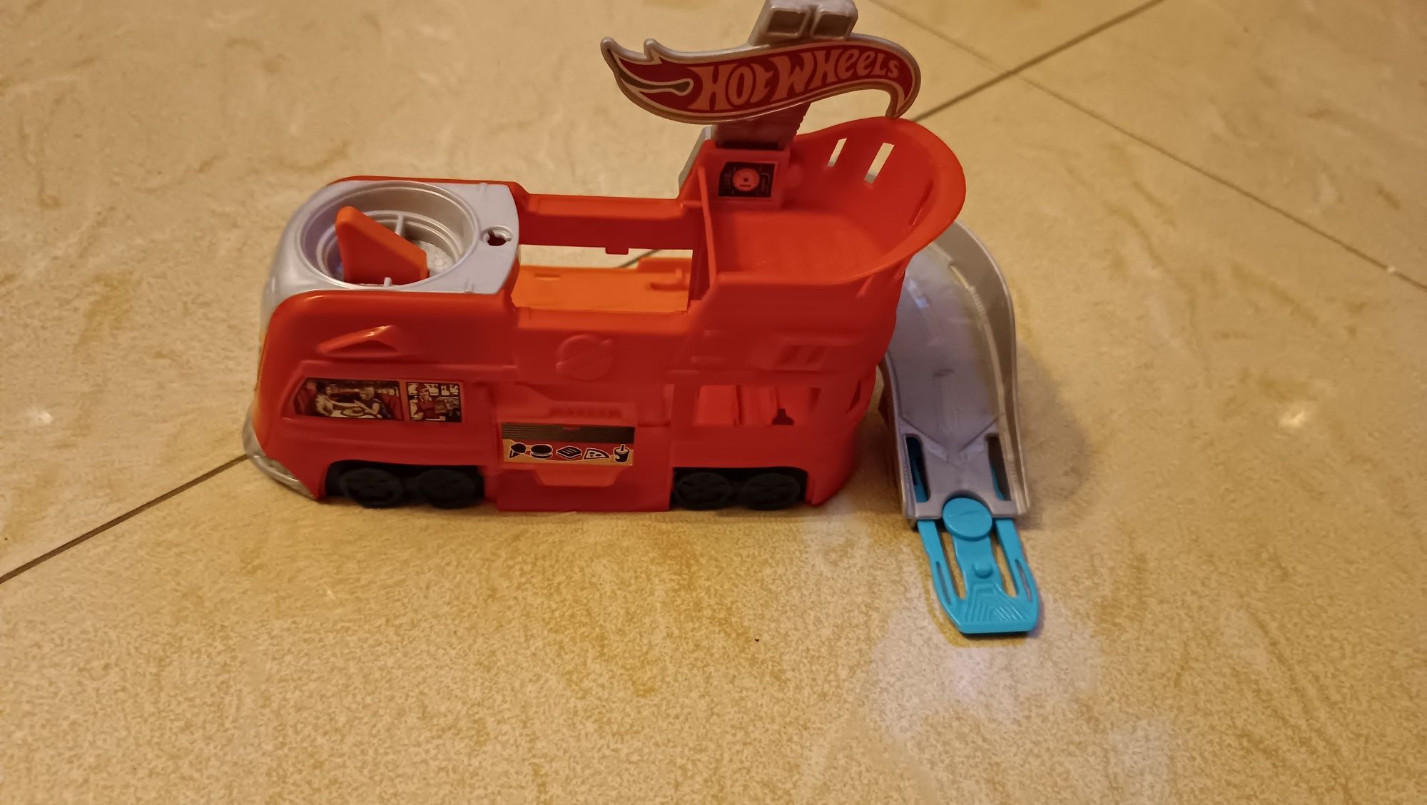 Hot wheels odjazdowa redtauracja tor